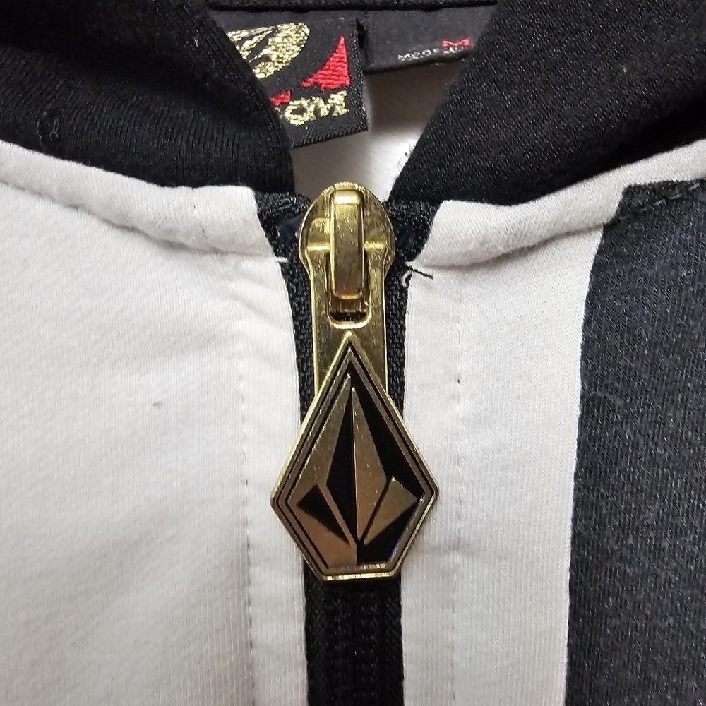 Volcom Full Zip Sweatshirt - Picture 13 of 16
